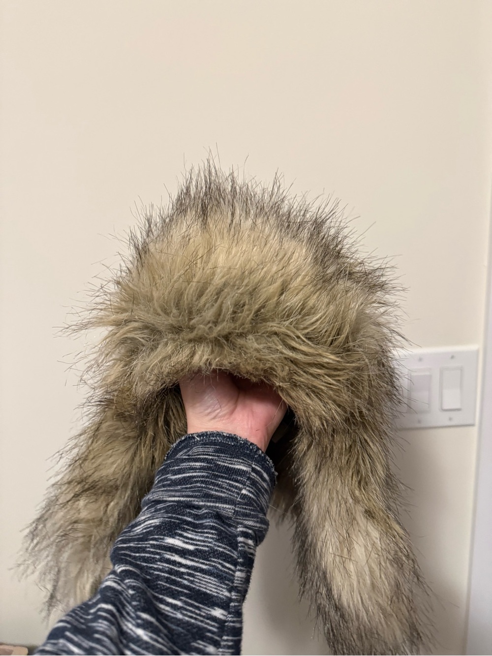 Vtg y2k H&M Faux Fur Trapper Hat in Taupe outdoors ski winter